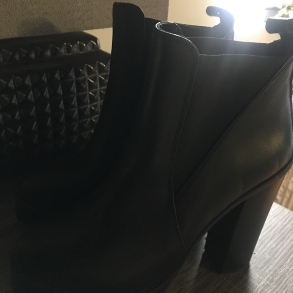 Leather bootie size 37 brand new; no box - Picture 2 of 3